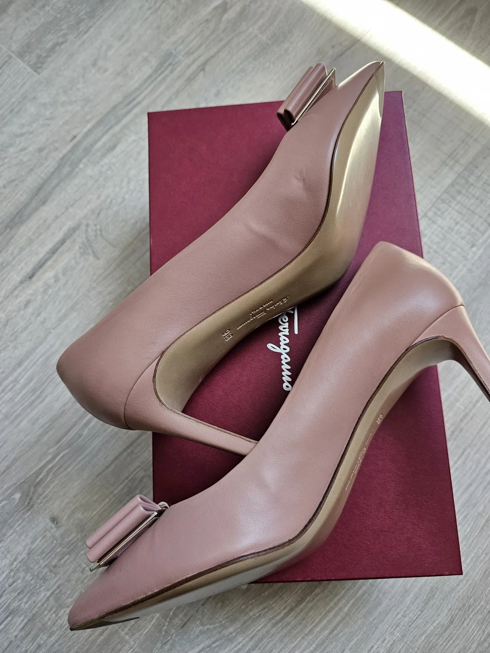 Ferragamo Zeri Blush Pumps - Picture 6 of 7